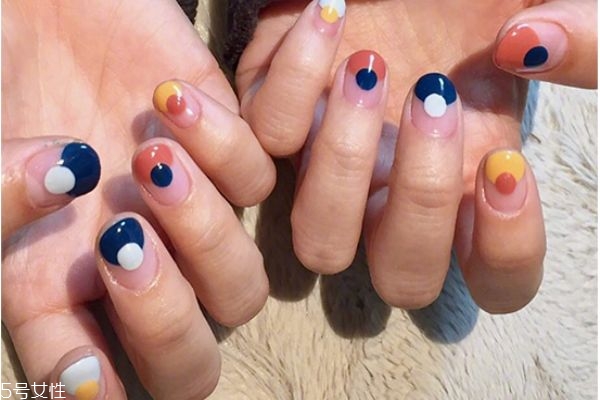 美甲圖片2019新款式 2019年美甲新款 美甲圖片2019新款式 2019年美甲新款