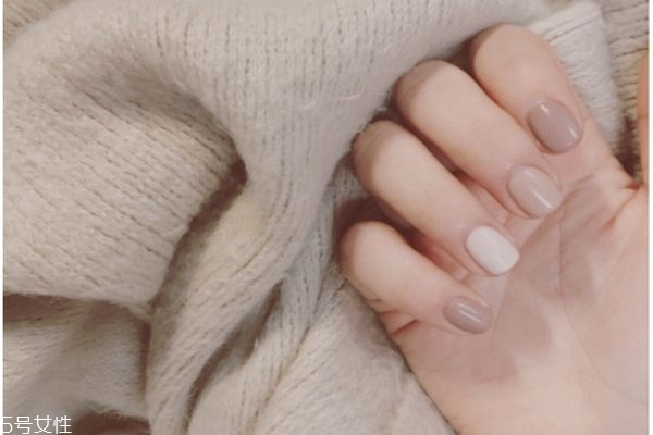 2019美甲流行什么顏色 2019美甲流行色 2019美甲流行什么顏色 2019美甲流行色