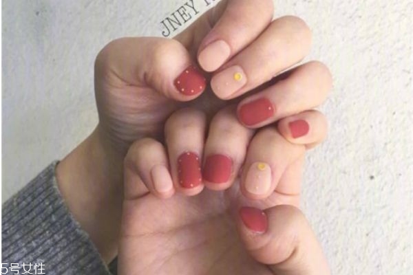 美甲圖片2019新款式 2019年美甲新款 美甲圖片2019新款式 2019年美甲新款