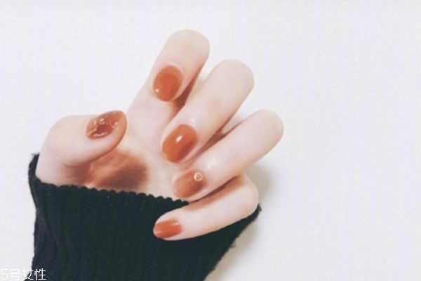 2019美甲流行什么顏色 2019美甲流行色 2019美甲流行什么顏色 2019美甲流行色
