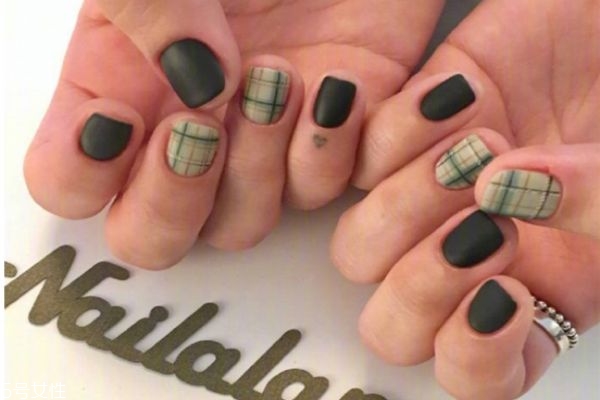 美甲圖片2019新款式 2019年美甲新款 美甲圖片2019新款式 2019年美甲新款