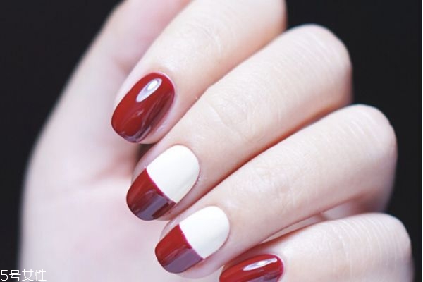 酒紅反法式美甲教程 紅色毛呢美甲教程 酒紅反法式美甲教程 紅色毛呢美甲教程