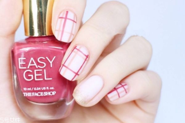 日系田園風(fēng)美甲怎么做 絲絨美甲做法教程 日系田園風(fēng)美甲怎么做 絲絨美甲做法教程