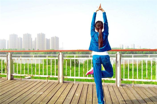 晨練可以做力量訓(xùn)練嗎 不太適合 晨練可以做力量訓(xùn)練嗎 不太適合