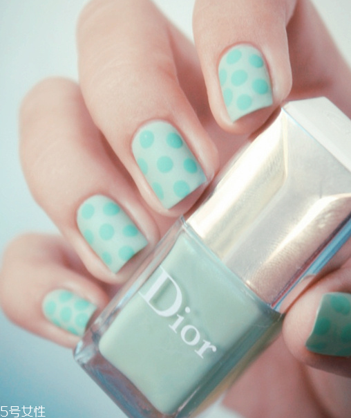 女生秋冬做什么美甲好看 冬季美甲這幾款最顯氣質(zhì) 女生秋冬做什么美甲好看 冬季美甲這幾款最顯氣質(zhì)