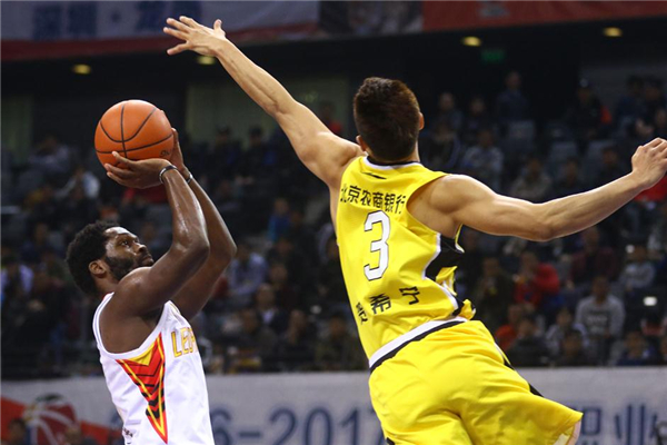 打籃球怎么保護(hù)手指 充分熱身很關(guān)鍵 打籃球怎么保護(hù)手指 充分熱身很關(guān)鍵