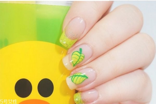 藍(lán)色鉆石美甲教程 藍(lán)色小花美甲教程 藍(lán)色鉆石美甲教程 藍(lán)色小花美甲教程