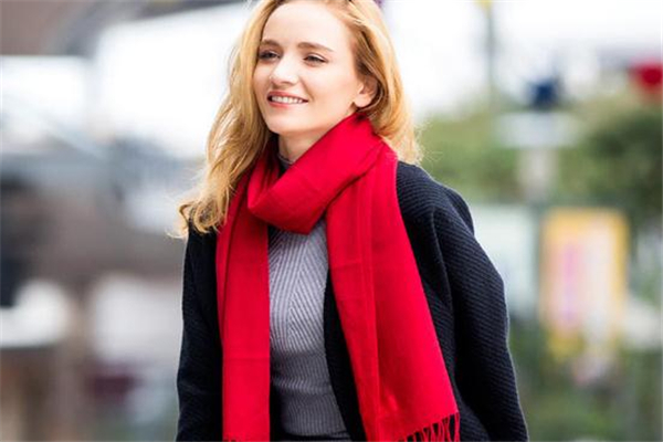 過年穿什么衣服好看 紅紅火火迎新年 過年穿什么衣服好看 紅紅火火迎新年