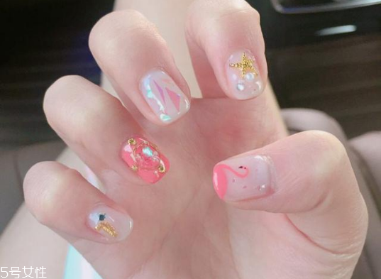 火烈鳥美甲怎么做 教你動物美甲怎么做 火烈鳥美甲怎么做 教你動物美甲怎么做