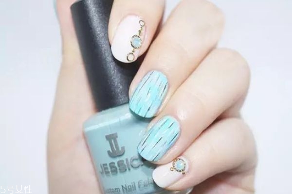 圓點(diǎn)愛心美甲教程 線條美甲教程 圓點(diǎn)愛心美甲教程 線條美甲教程