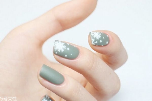 圓點(diǎn)愛心美甲教程 線條美甲教程 圓點(diǎn)愛心美甲教程 線條美甲教程