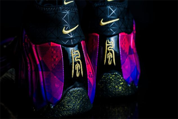 耐克風(fēng)一中國年開箱測評 視覺效果相當(dāng)不錯 耐克風(fēng)一中國年開箱測評 視覺效果相當(dāng)不錯