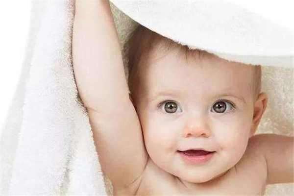 媽媽怎樣教嬰兒學(xué)會認(rèn)字 媽媽怎樣教嬰兒學(xué)會認(rèn)字