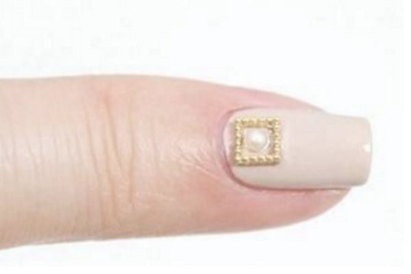 酒紅色美甲怎么做 教你磨砂美甲怎么做 酒紅色美甲怎么做 教你磨砂美甲怎么做