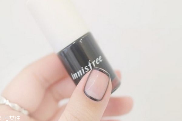 貼鉆美甲教程 個(gè)性鉆飾美甲教程 貼鉆美甲教程 個(gè)性鉆飾美甲教程