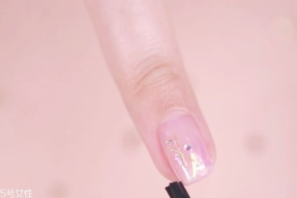 美甲漸變色怎么暈染的 如何做漸變美甲 美甲漸變色怎么暈染的 如何做漸變美甲