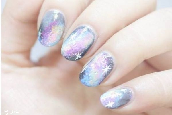 美甲漸變色怎么暈染的 如何做漸變美甲 美甲漸變色怎么暈染的 如何做漸變美甲