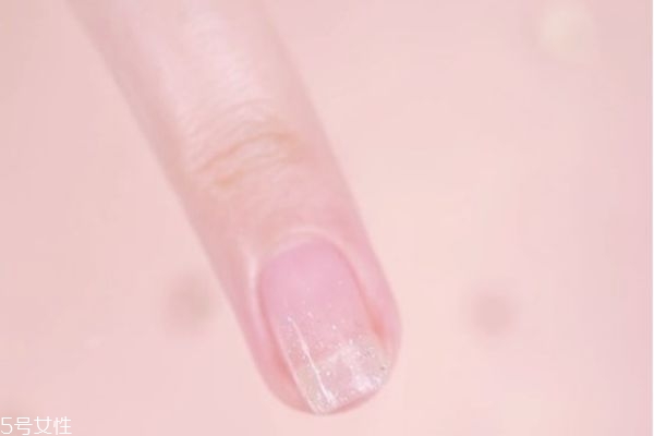 美甲漸變色怎么暈染的 如何做漸變美甲 美甲漸變色怎么暈染的 如何做漸變美甲