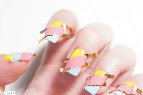 條紋撞色美甲教程 可愛美甲教程 條紋撞色美甲教程 可愛美甲教程