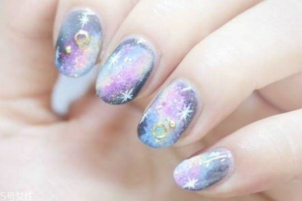美甲漸變色怎么暈染的 如何做漸變美甲 美甲漸變色怎么暈染的 如何做漸變美甲