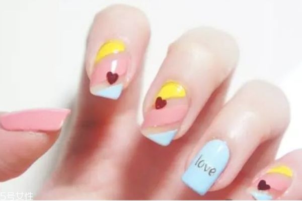 條紋撞色美甲教程 可愛美甲教程 條紋撞色美甲教程 可愛美甲教程