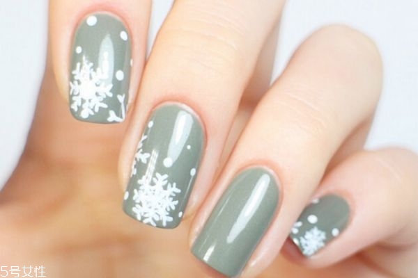 圓點(diǎn)愛心美甲教程 線條美甲教程 圓點(diǎn)愛心美甲教程 線條美甲教程