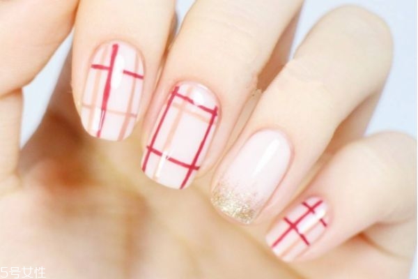 日系田園風(fēng)美甲怎么做 絲絨美甲做法教程 日系田園風(fēng)美甲怎么做 絲絨美甲做法教程