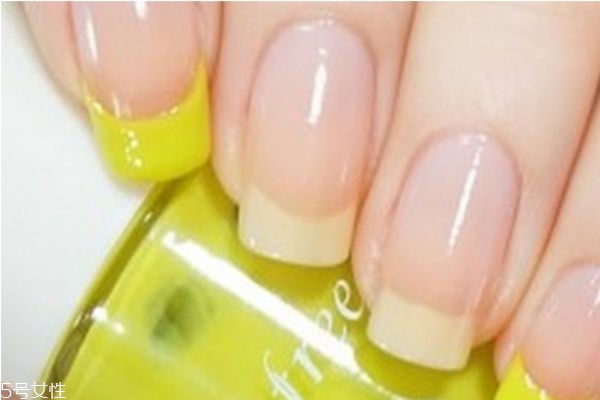 藍(lán)色鉆石美甲教程 藍(lán)色小花美甲教程 藍(lán)色鉆石美甲教程 藍(lán)色小花美甲教程