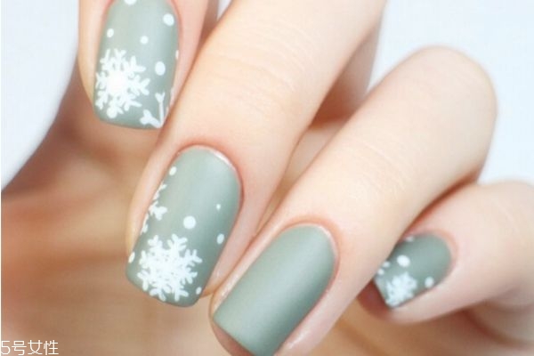 圓點(diǎn)愛心美甲教程 線條美甲教程 圓點(diǎn)愛心美甲教程 線條美甲教程