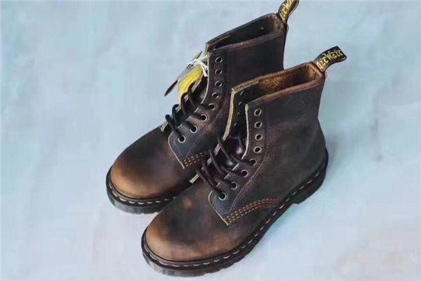 馬丁靴買大了一號(hào)不跟腳怎么辦 馬丁靴買大了怎么處理