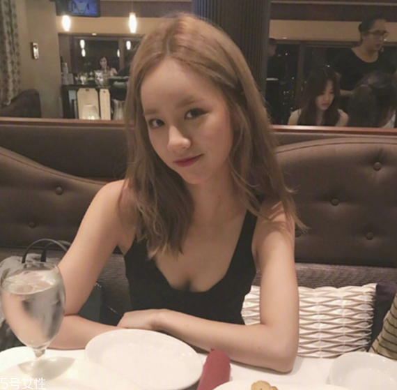 2019流行什么發(fā)色 你和女神之間只差一款流行發(fā)色 2019流行什么發(fā)色 你和女神之間只差一款流行發(fā)色