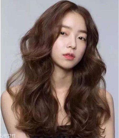 2019流行什么發(fā)色 你和女神之間只差一款流行發(fā)色 2019流行什么發(fā)色 你和女神之間只差一款流行發(fā)色