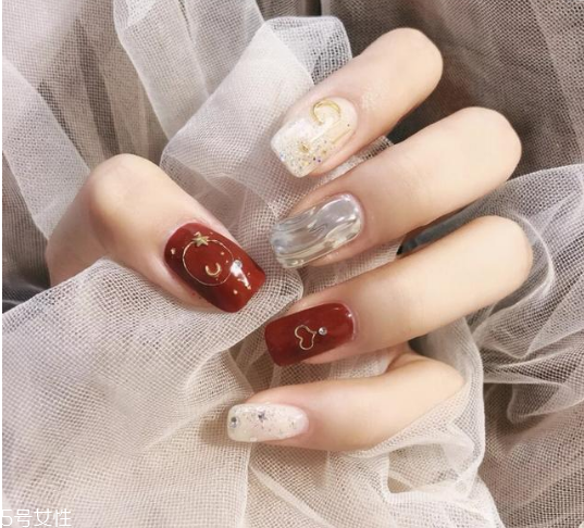 秋冬美甲流行趨勢 美甲秋冬新款圖片 秋冬美甲流行趨勢 美甲秋冬新款圖片