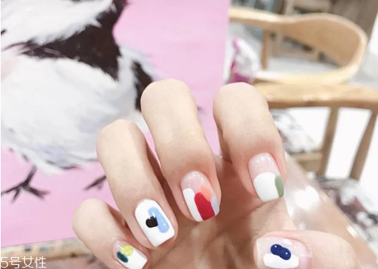 秋冬美甲流行趨勢 美甲秋冬新款圖片 秋冬美甲流行趨勢 美甲秋冬新款圖片