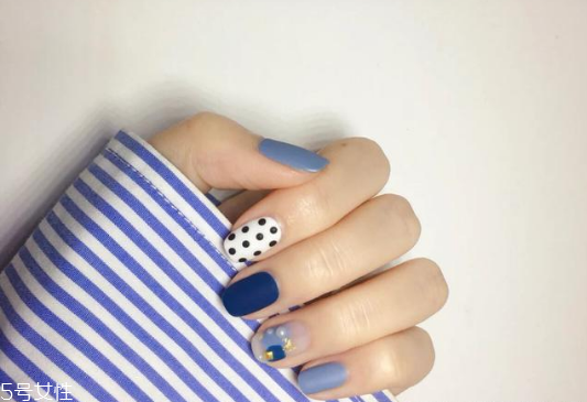 秋冬美甲流行趨勢 美甲秋冬新款圖片 秋冬美甲流行趨勢 美甲秋冬新款圖片