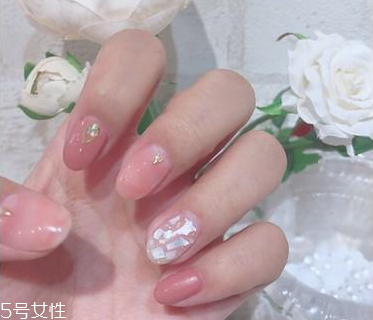 秋冬美甲流行趨勢 美甲秋冬新款圖片 秋冬美甲流行趨勢 美甲秋冬新款圖片