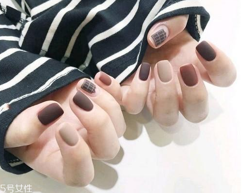 秋冬美甲流行趨勢 美甲秋冬新款圖片 秋冬美甲流行趨勢 美甲秋冬新款圖片