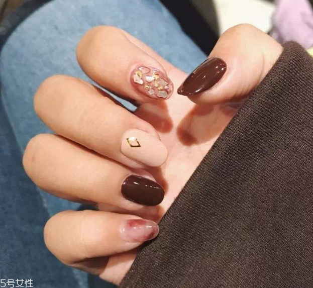 秋冬美甲流行趨勢 美甲秋冬新款圖片 秋冬美甲流行趨勢 美甲秋冬新款圖片