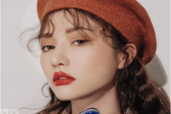 冷艷秋冬妝化妝步驟 素淡秋冬妝容 冷艷秋冬妝化妝步驟 素淡秋冬妝容