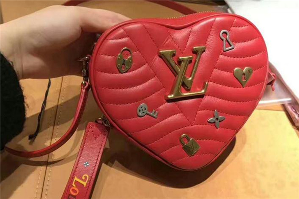 2019lv情人節(jié)限定愛心包包多少錢 兩款價(jià)格不同 2019lv情人節(jié)限定愛心包包多少錢 兩款價(jià)格不同