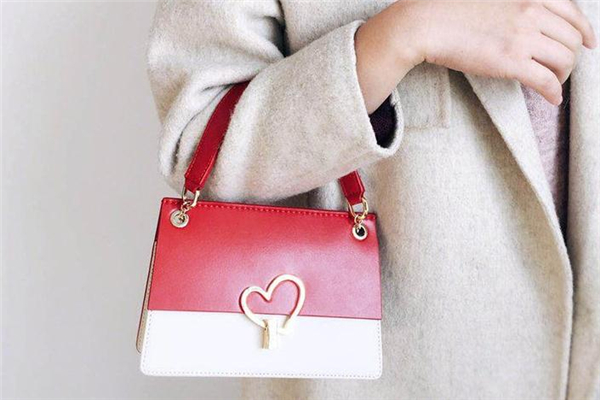 2019小ck情人節(jié)限定包包尺寸 手提肩背都合適 2019小ck情人節(jié)限定包包尺寸 手提肩背都合適