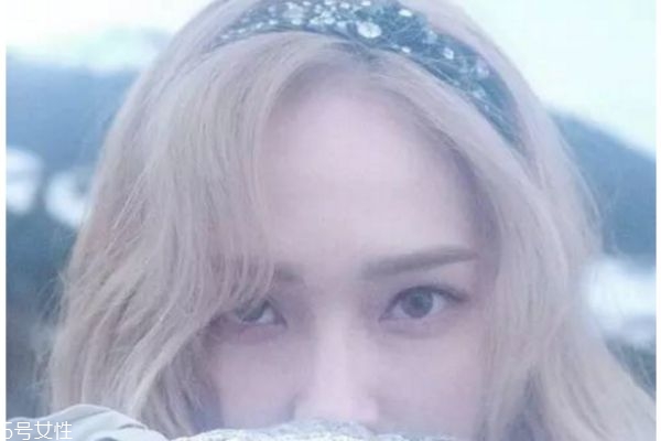 2019流行什么發(fā)色 你和女神之間只差一款流行發(fā)色 2019流行什么發(fā)色 你和女神之間只差一款流行發(fā)色