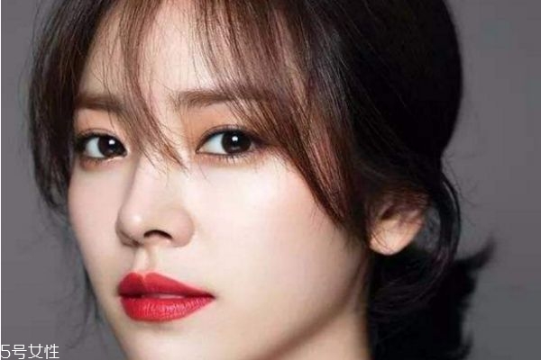 秋冬約會必備韓式妝容 韓系酒紅色妝容的畫法 秋冬約會必備韓式妝容 韓系酒紅色妝容的畫法