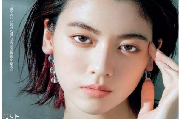 秋冬約會必備韓式妝容 韓系酒紅色妝容的畫法 秋冬約會必備韓式妝容 韓系酒紅色妝容的畫法