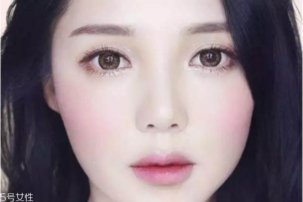 秋冬約會必備韓式妝容 韓系酒紅色妝容的畫法 秋冬約會必備韓式妝容 韓系酒紅色妝容的畫法