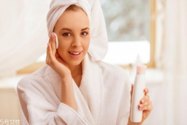 女人衰老從哪里開(kāi)始 身體開(kāi)始衰老的八個(gè)信號(hào) 女人衰老從哪里開(kāi)始 身體開(kāi)始衰老的八個(gè)信號(hào)