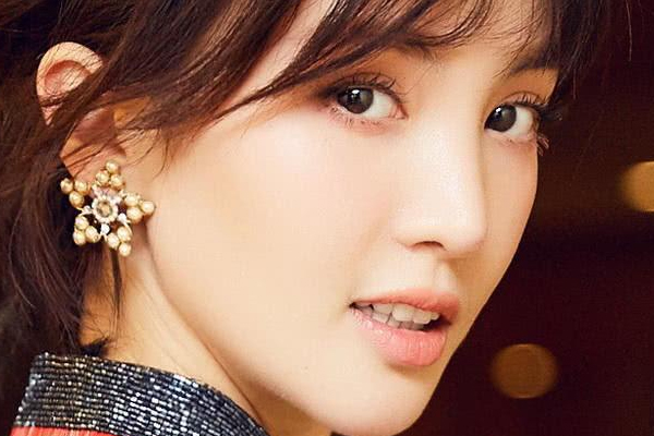 堅持這樣洗臉 你永遠都沒皺紋 堅持這樣洗臉 你永遠都沒皺紋