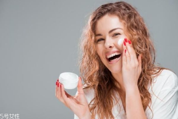 女人衰老從哪里開(kāi)始 身體開(kāi)始衰老的八個(gè)信號(hào) 女人衰老從哪里開(kāi)始 身體開(kāi)始衰老的八個(gè)信號(hào)