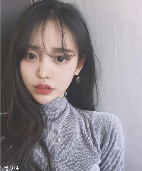 黑色長發(fā)燙什么卷好看 黑色長卷發(fā)圖片 黑色長發(fā)燙什么卷好看 黑色長卷發(fā)圖片