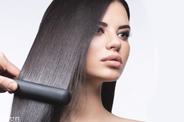 拉直頭發(fā)需要多長時間 拉直頭發(fā)的危害 拉直頭發(fā)需要多長時間 拉直頭發(fā)的危害